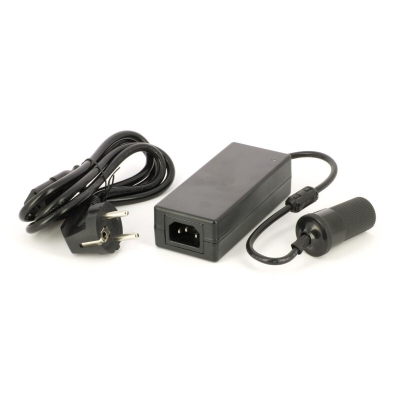 Netzteil 13,7V 4A Bordspannungsbuchse mit KFZ-Stecker f�r SkyWatcher u.a.